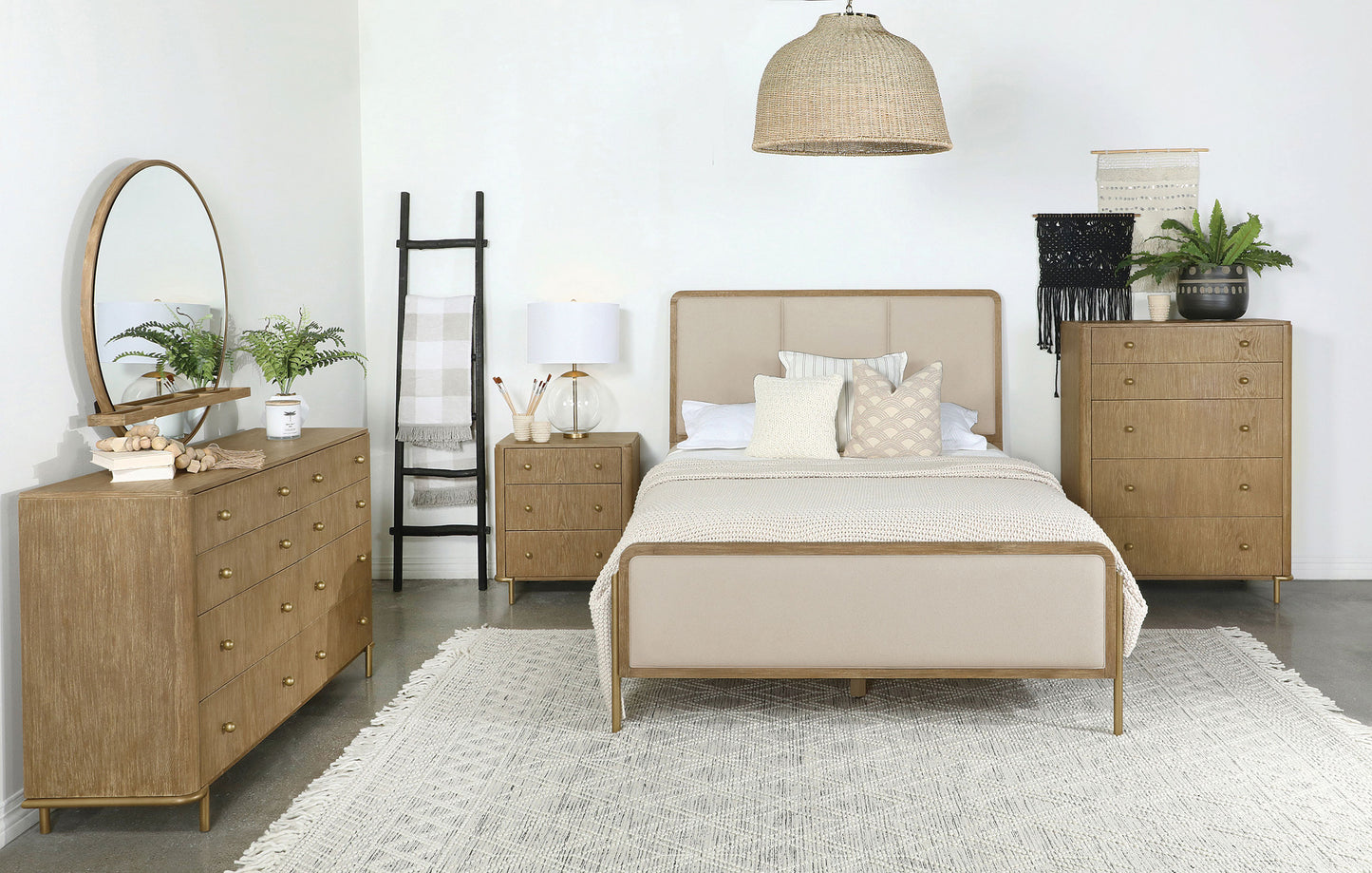 Arini 5-piece California King Bedroom Set Cream and Sand Wash