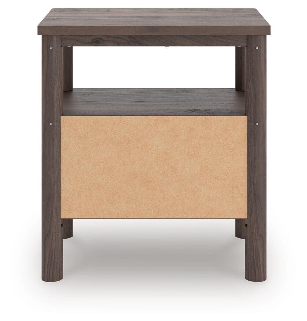 Pamytta King Panel Bed, Dresser, Mirror and Nightstand